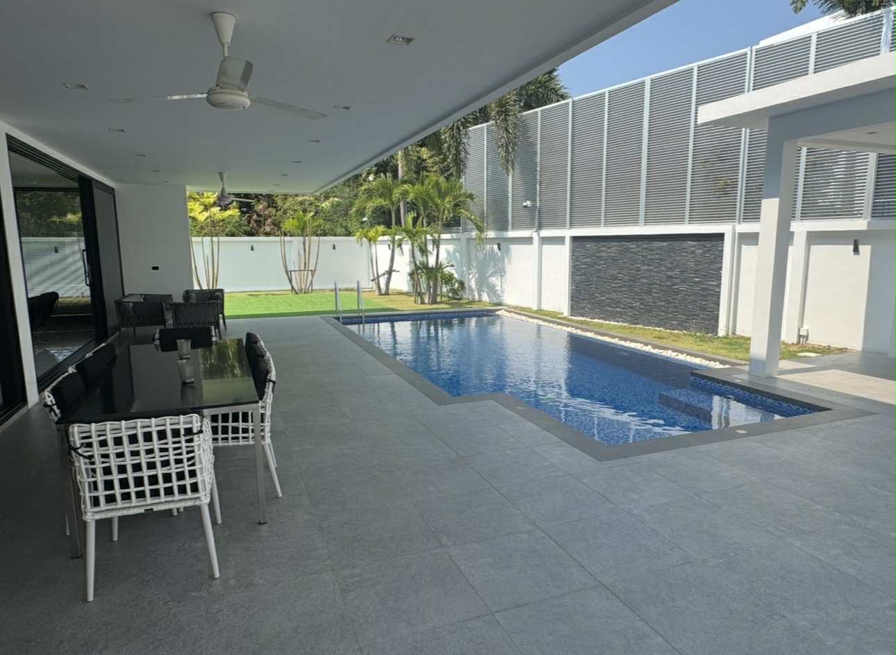 6a28ea72-f4ed-4002-b08d-db78331556e5