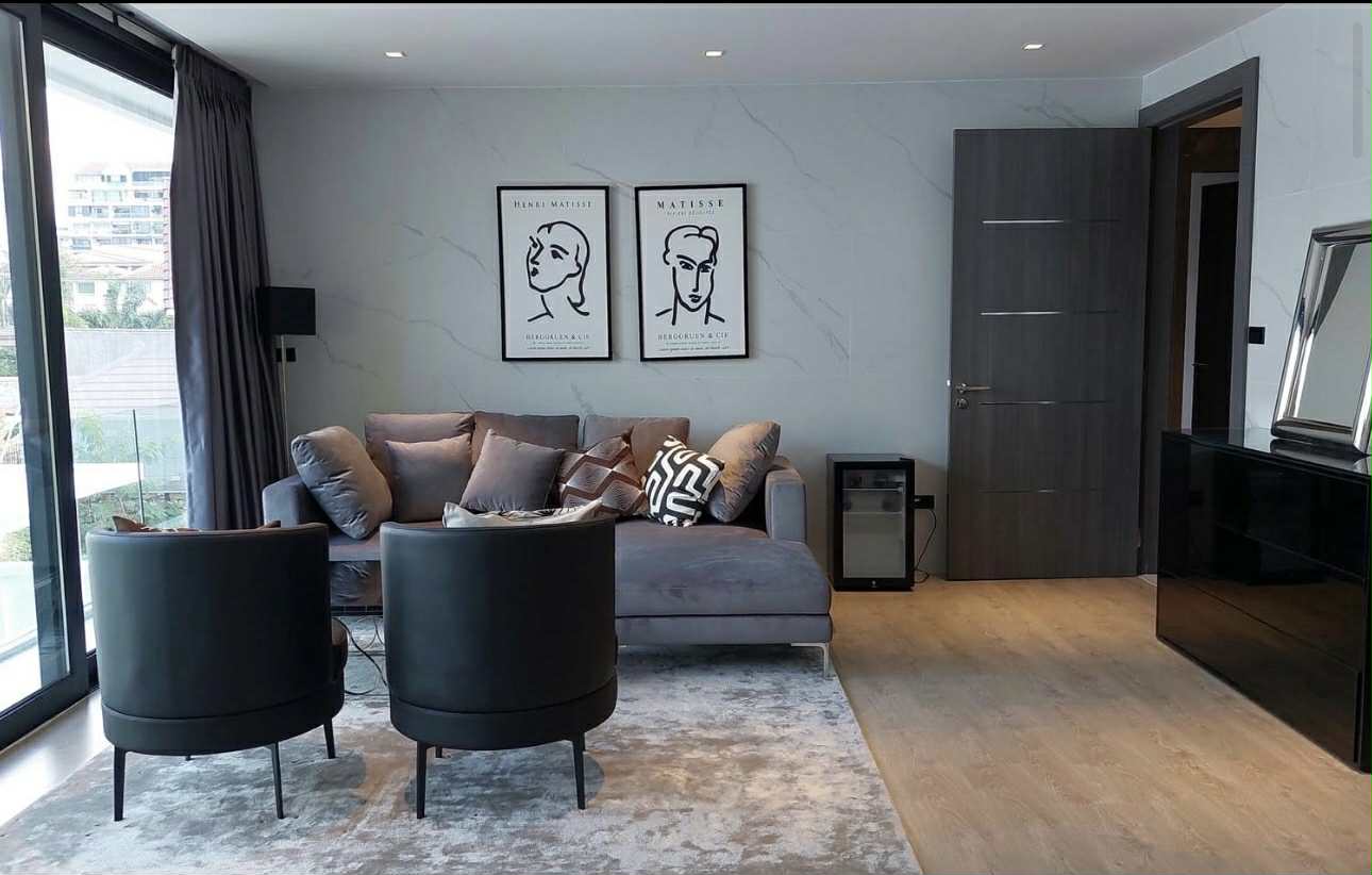 82b75c6e-69eb-406f-a529-193f4b57e353