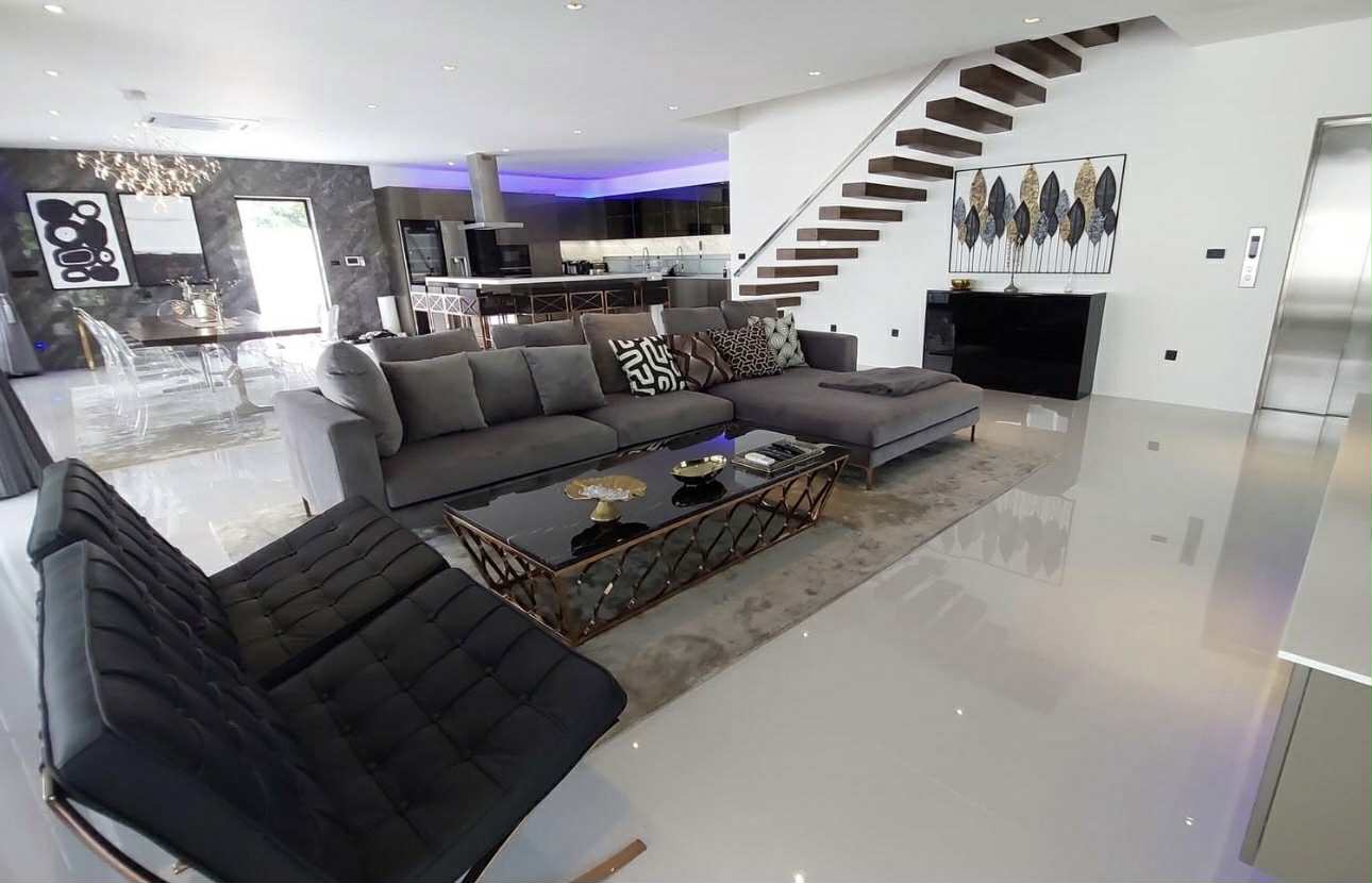 ae0f2efc-1b82-498d-b5c3-f7af3552dbbe