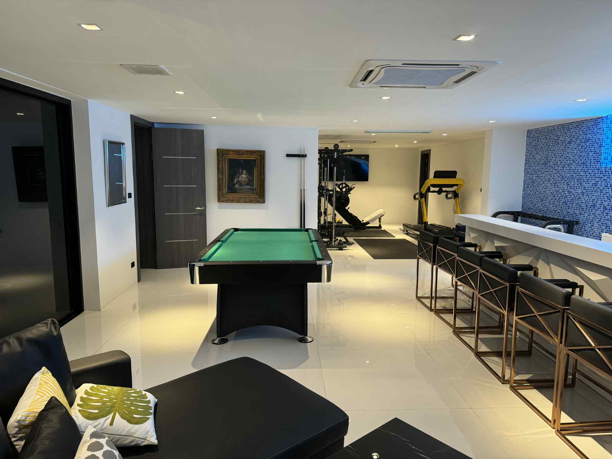 d7b3b981-6ed6-4ec5-a4e4-b8d25ccb5e09